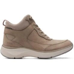 Clarks Womens Wave 2.0 Mid Boots