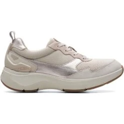 Clarks Womens Wave 2 Move Shoes