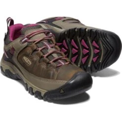 KEEN Targhee III Womens Waterproof Shoes 9 KEEN Targhee III Womens Waterproof Shoes -Sealskinz Sale Store image 597758